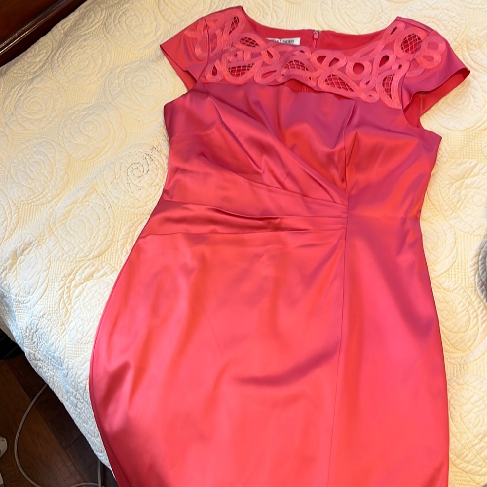 Kay Unger georgeus coral dress